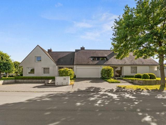Uitzonderlijke woning te koop voor 1149000 euro met 5 slaapkamers