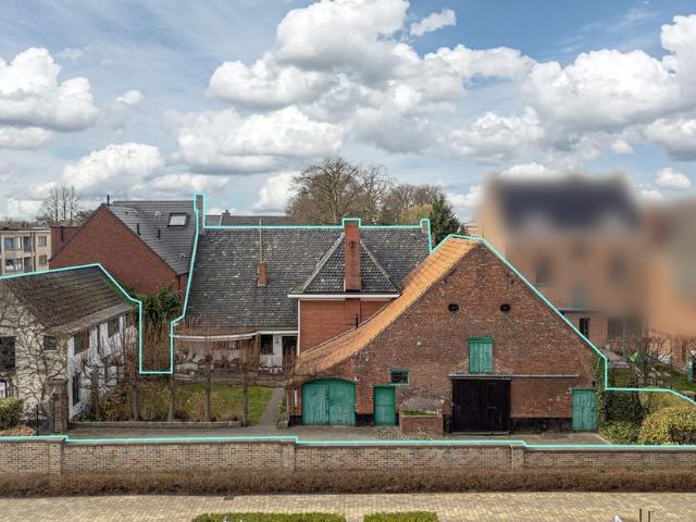 Uitzonderlijke woning te koop voor 598000 euro met 4 slaapkamers