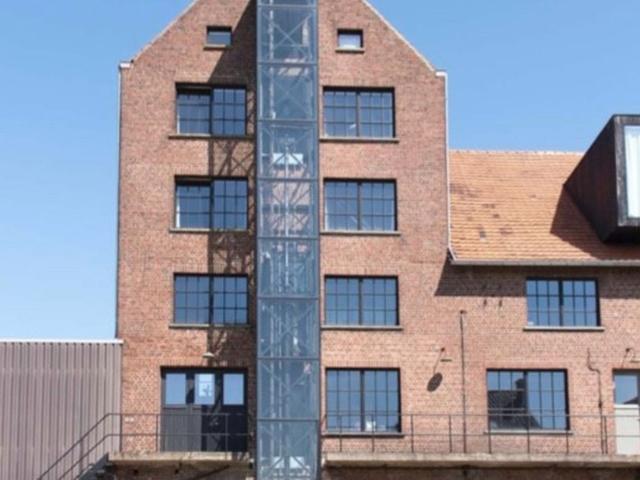Uitzonderlijke woning te koop voor 749000 euro met 2 slaapkamers
