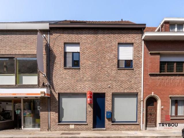 Uitstekend gelegen, ruime stadswoning met 4 slaapkamers