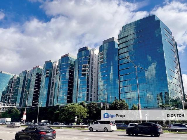 UOA BUSINESS PARK KENCANA SQUARE