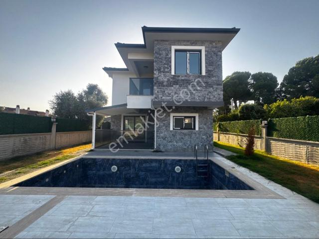 Ula Ataköy’de Akyaka’ya 8 Dakika Özel Havuzlu Villa
