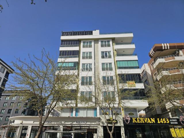 Ulaş Emlaktan Atakentte Cadde Üzeri Lüks 4+1 Daire