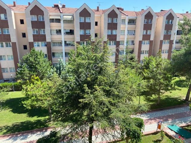 Ulaş Emlak Elvankent Merkezde Site İçerisinde 3. Katta Kombili