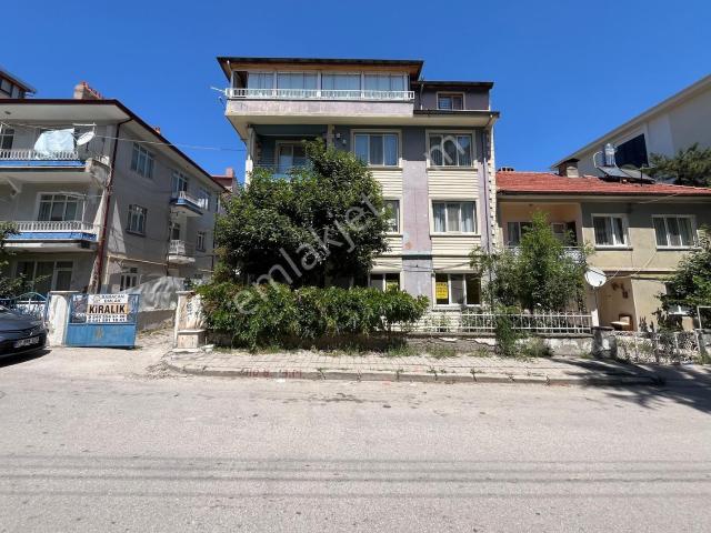 Ülkü Ortaokulunun Arkasında Kiralık Müstakil Tadında 3+1 Daire