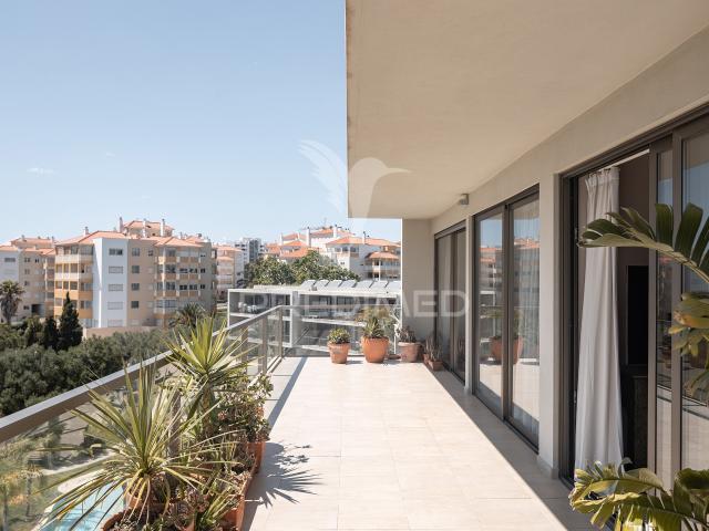 Último andar com vista mar a 2 minutos da praia | Condomínio exclusivo