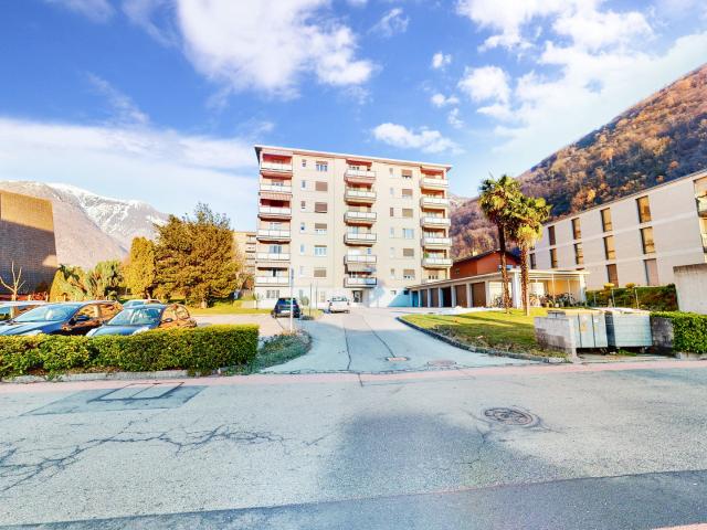Ultimo piano con vista aperta in zona tranquilla e soleggiata
