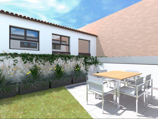 ¡ ÚLTIMA CASA ADOSADA EN LA ZONA CENTRO DEL PUEBLO CON TERRAZA Y GARAJE !