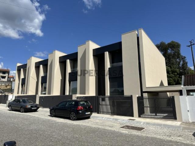 Última Moradia T3 luxo disponível piscina e praias Labruge