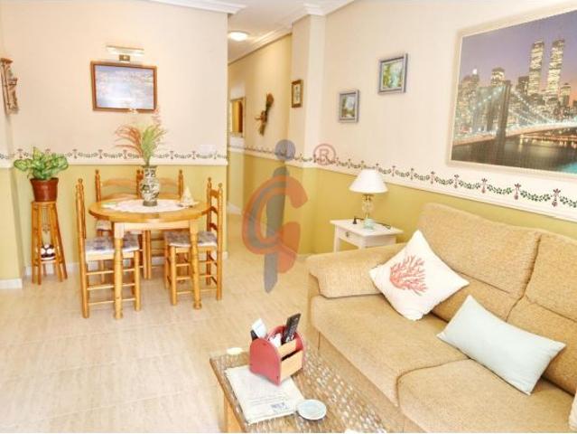 ¡Última planta en venta de dos dormitorios en Las Viñas, Guardamar del Segura!