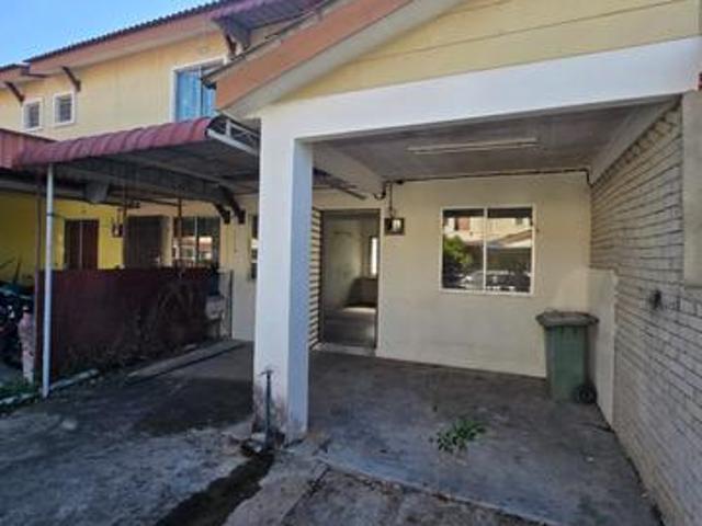 Ultra cheap Taman Halaman Seroja Double Storey Basic Furnish