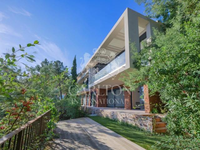 Ultra Design Contemporaine Domaine Sécurisé A Theoule Sur. 300m² Théoule sur Mer
