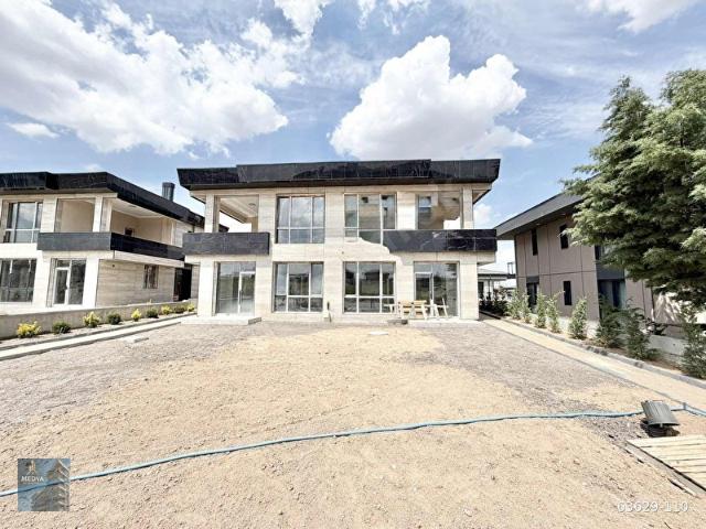 Ultra LUKS YAPILI 4+1 Villa, Bağlıca'da Satılık 400m