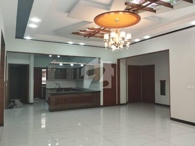 Ultra Luxury 550 Sq. Yards Brand New Bungalow for Sale in Malir Cantonment Defence Officers Housing Society Phase 1