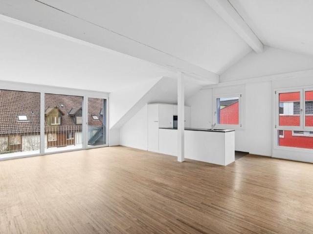 Ultra modern 3.5 room penthouse apartment in Niederscherli 1 month free!
