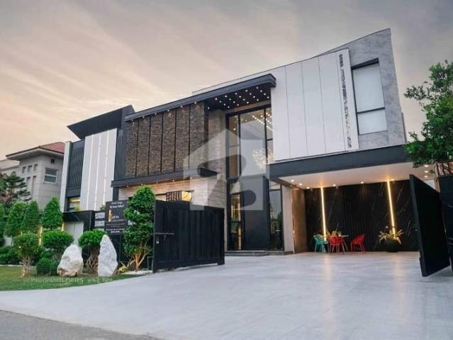 Ultra Modern 22 Marla Corner Brand New Fully Furnished Bungalow For Sale At Super Hot Location Near To Park And DHA RAYA