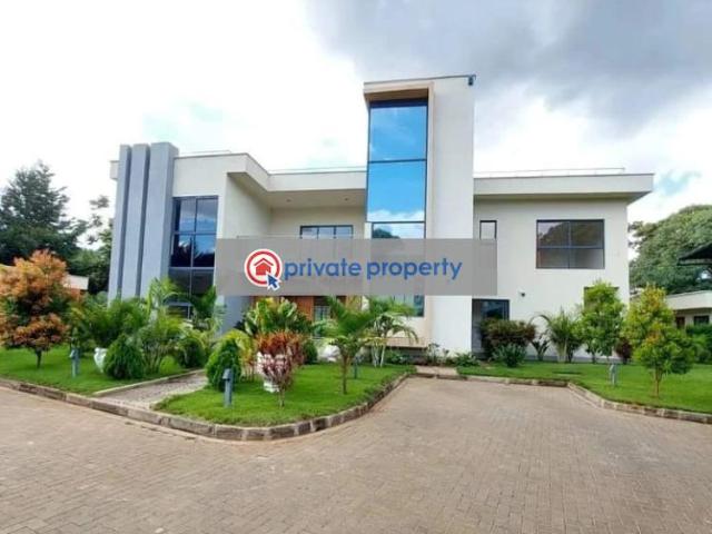 Ultra Modern 5 Bedroom With A Private Pool