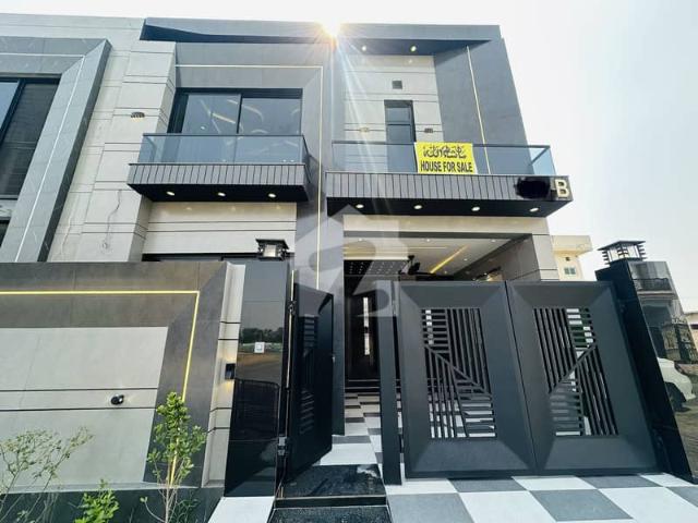 Ultra Modern 5 Marla Brand New Double Storey House Central Park Lahore