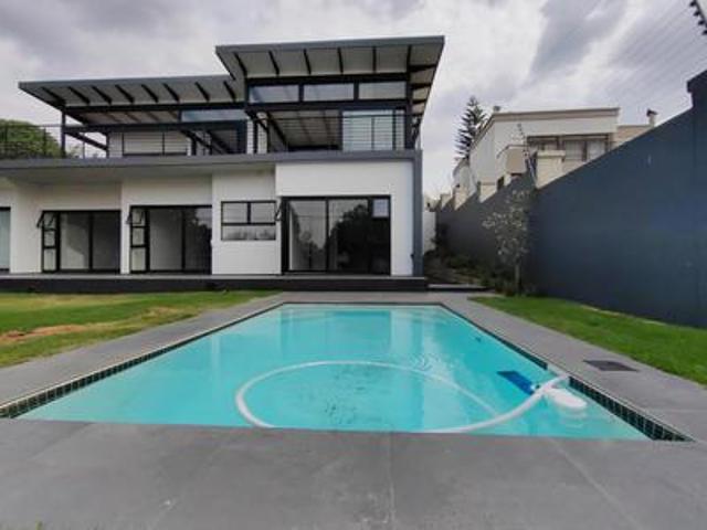 ultra modern house in waterkloof hei.