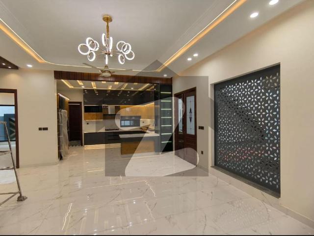 Ultra Modern Luxury House Royal Orchard Block C