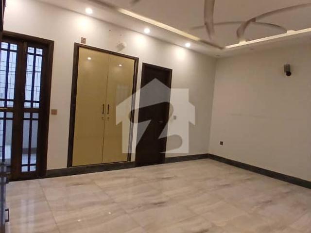Ultra modern style newly constructed 1st floor portion