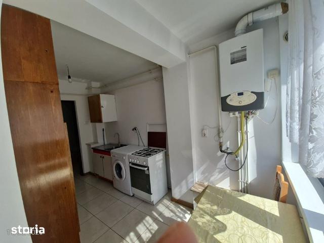 Ultracentral Apartament 2 camere decomandat,et.1,mobilat,pret 300euro