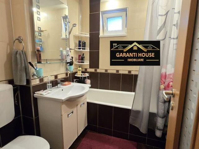 Ultracentral, apartament cu 4 camere, decomandat, mobilat
