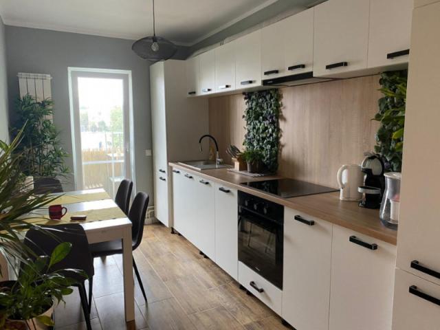 Ultracentral Strada Babadag, 3 camere, etaj 3, mobilat/utilat
