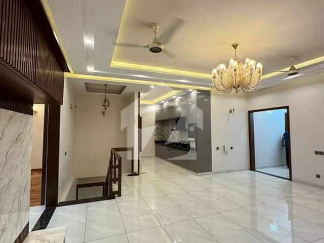Ultraluxe signature living: proper 2 unit 500 sq yd bungalow for sale on khayaban e shahbaz, dha phase 6
