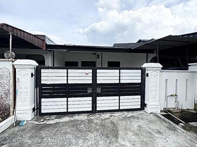 Ulu Tiram Below market Taman Mutiara Single Storey 31Bed 2Bath