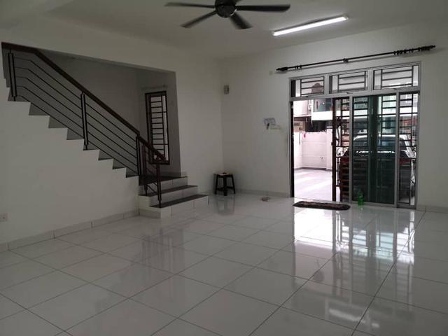 Ulu Tiram Bestari Indah 5 Bedrooms 4 Bathrooms 2 Storey Terrace 22x70