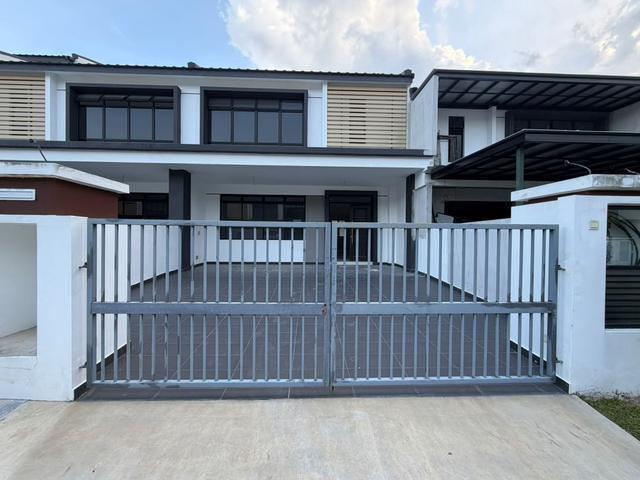 Ulu Tiram Taman Bukit Kaze Kazehills Double Storey 4 Bed 3Bath