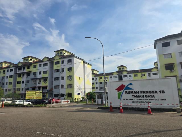 Ulu Tiram Taman Gaya Medium Low Cost Flat For Sale