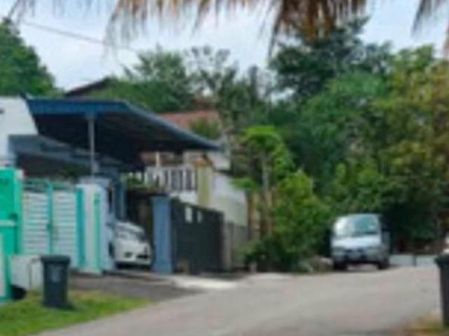 Ulu Tiram Taman Kasih Jalan Nilam Single Storey SemiDetached House