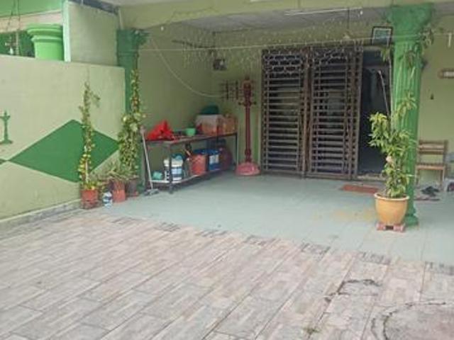 Ulu Tiram Taman Kasih single Storey Semi D 3bedroom 3498sqft