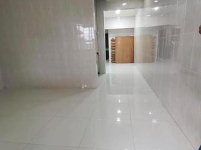 Ulu tiram taman nora house for salefull loan unit