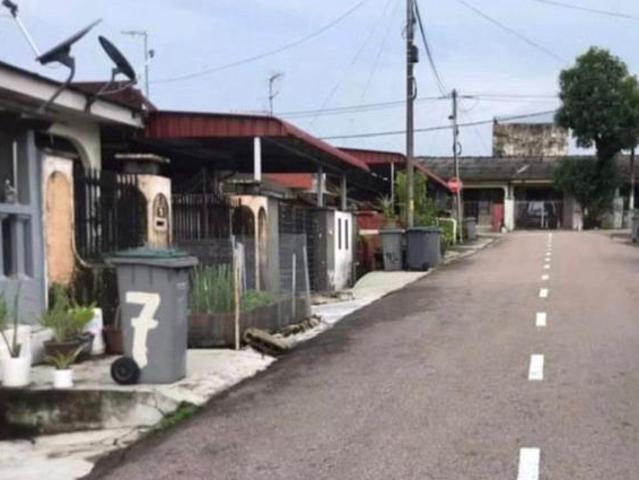 Ulu Tiram Taman Zamrud Jalan Zamrud LCost Single Storey Terrace House