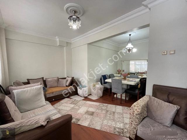 Ulubatlı Hasan Cami Yakını Kentseli Anlaşılmış 3+1 Arakat Daire