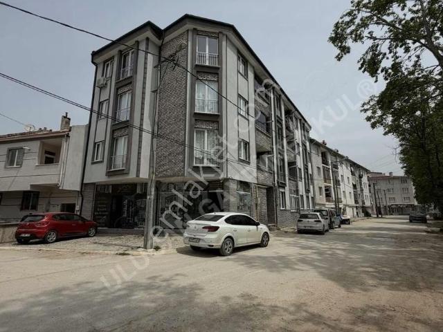 Ulucan'dan İnegöl Cerrah Mahallesinde Satılk Dükkan