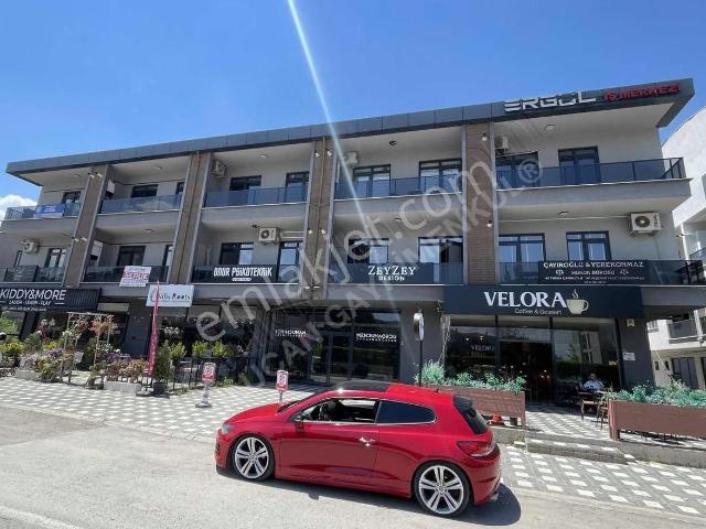 Ulucan'dan İnegöl Çevre Yoluna Cephe 1+1 Kiralık İş Yeri Ofis