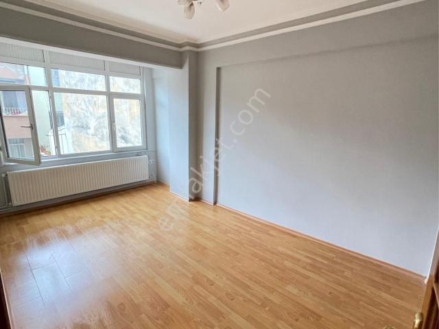 Ulugazi Mahallesinde İci Temiz Kiralık Daire