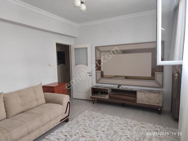 Rızaiye'de 2+1 110 M2 8 Yıllık Yarı Bodrum Daire