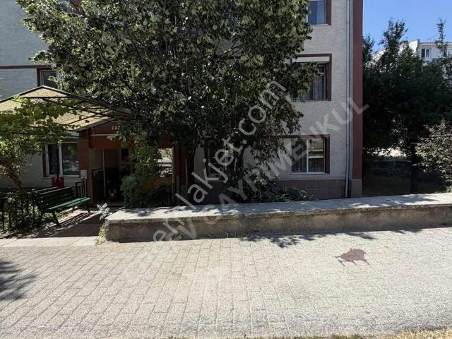 Uluönder'de Sivas Kongresi Bulvarı Üzeri 2+1 Satılık Daire