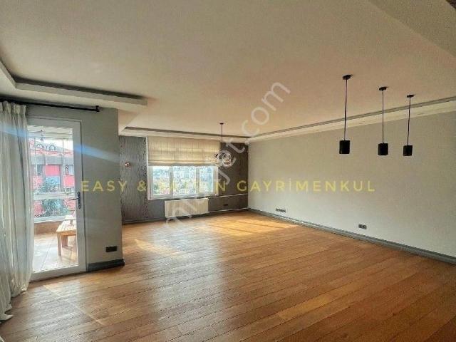 Ulus Kelaynak Sokak'ta 5+1+hizmetli Odalı Mimari Dekorasyonlu Daire |kamer |panorama |etiler |maya