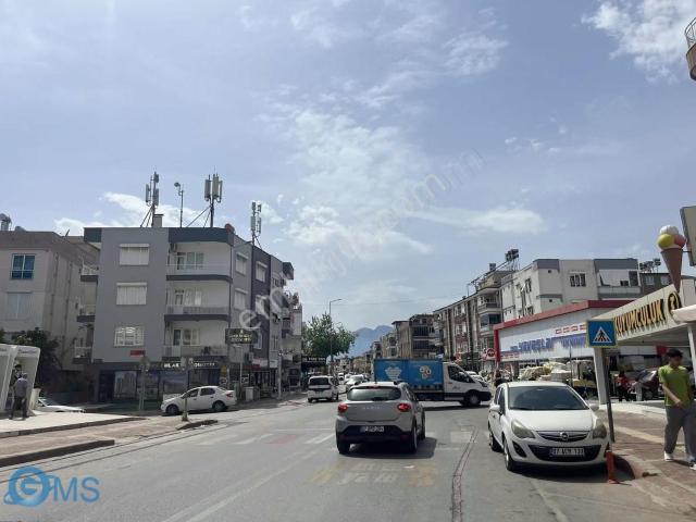 Ulusoy Caddesi Üzerinde 350m2 Devren Kiralık Köşe Dükkan