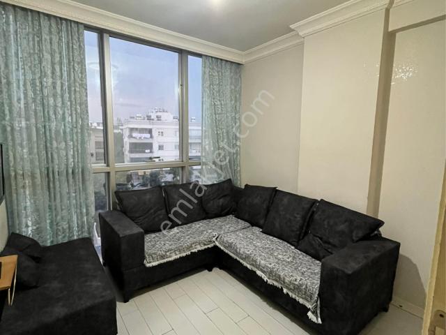 Ulusoy Caddesinde Katta 2+0 Eşyalı Kiralık Daire