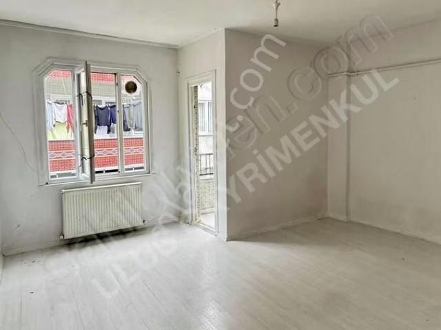 Ulus'tan Barbaros Cadde Üzeri 2+1 90m2 3.kat Kiralık Daire