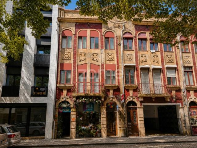 Um Edifício de Carácter Único no Centro do Porto