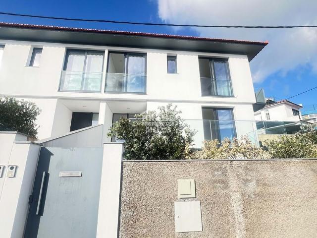 Uma casa totalmente reformada no coração de Santa Luzia, Funchal