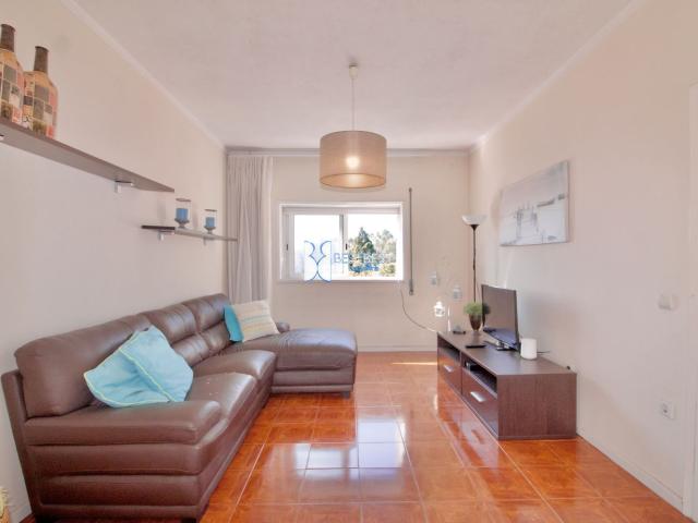 MORADIA, DOIS CAMINHOS: HABITAÇÃO/INVESTIMENTO,AREIAS,STO TIRSO, 0 MIN. FAMALICÃO